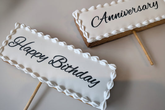 k.お祝いメッセージ入りアイシングクッキー【Happy Birthday/Anniversary】チーズケーキと一緒のご購入がおすすめです。※ご注文日からご到着日まで１週間いただきます。
