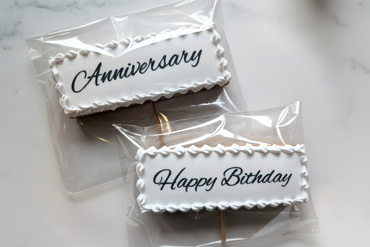 k.お祝いメッセージ入りアイシングクッキー【Happy Birthday/Anniversary】チーズケーキと一緒のご購入がおすすめです。※ご注文日からご到着日まで１週間いただきます。